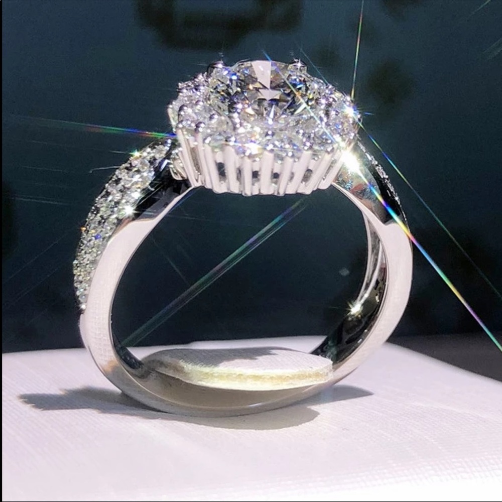 New 935 Silver Dainty around Flower Diamond Ring - Picture 3 of 6